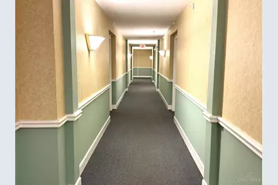 4941 N Arbor Woods Court #301, Cincinnati, OH 45248 - Photo 4