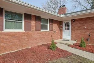 8768 Cavalier Dr, Springfield Township, OH 45231 - Photo 4
