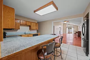 634 Chateau Dr, Union Township, OH 45244 - Photo 12