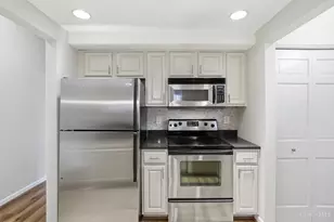 981 Paradrome St, Cincinnati, OH 45202 - Photo 12