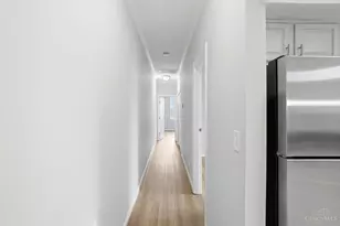 981 Paradrome St, Cincinnati, OH 45202 - Photo 14