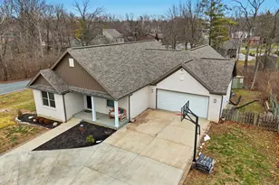 7533 Whitehall Circle W, West Chester, OH 45069 - Photo 2
