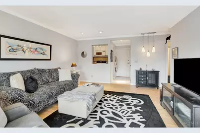 1815 William Howard Taft Road #501, Cincinnati, OH 45206 - Photo 4