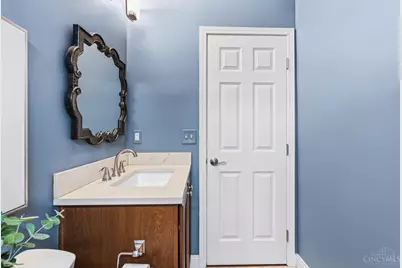 682 Hyacinth Road, Union Township, OH 45245 - Photo 16