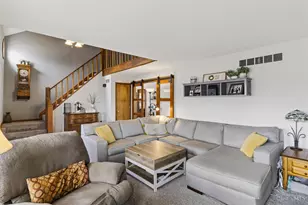 1193 Skyview Cir, Lawrenceburg, IN 47025 - Photo 14