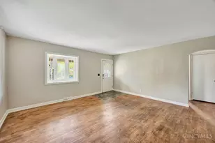 1833 Leona Dr, Green Township, OH 45238 - Photo 4