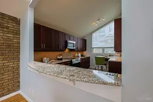 1040 Hatch St, Cincinnati, OH 45202 - Photo 32