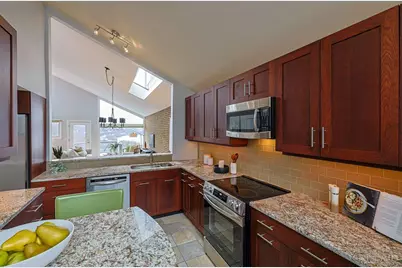 1040 Hatch Street, Cincinnati, OH 45202 - Photo 16