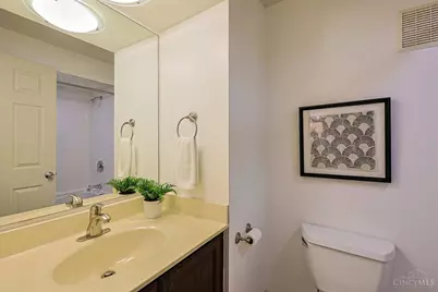 1040 Hatch Street, Cincinnati, OH 45202 - Photo 30