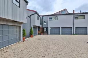 1040 Hatch St, Cincinnati, OH 45202 - Photo 2