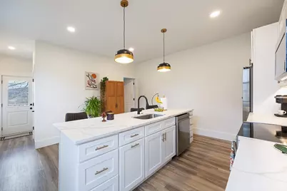 1949 Washburn Street, Cincinnati, OH 45223 - Photo 10