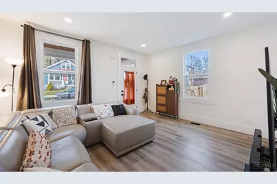 1949 Washburn Street, Cincinnati, OH 45223 - Photo 6