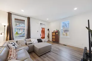 1949 Washburn St, Cincinnati, OH 45223 - Photo 6