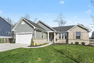 454 Pleasant Rdg Dr, Lebanon, OH 45036 - Photo 2