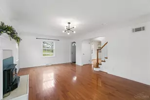 5635 Euclid Rd, Columbia Township, OH 45236 - Photo 6