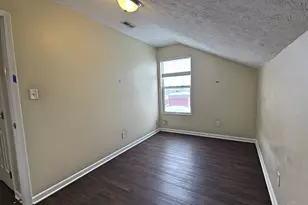 7312 Pinewood Dr, Franklin Township, OH 45005 - Photo 8