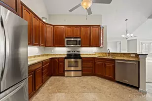 9 Scarborough Village Dr, Dayton, OH 45458 - Photo 12