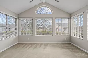 9 Scarborough Village Dr, Dayton, OH 45458 - Photo 8