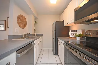 1815 William Howard Taft Road #301, Cincinnati, OH 45206 - Photo 8