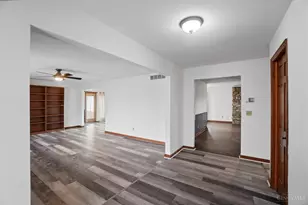 105 W Roger Dr, Trenton, OH 45067 - Photo 6