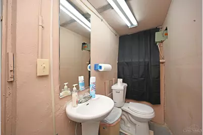 2260 Vine Street, Cincinnati, OH 45219 - Photo 20