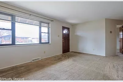 9388 Wilcox Drive, Cincinnati, OH 45251 - Photo 6