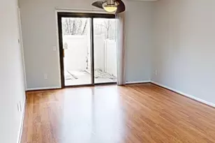 22 Oakwood Ct, Springdale, OH 45246 - Photo 8