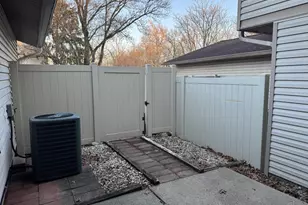 22 Oakwood Ct, Cincinnati, OH 45246 - Photo 38