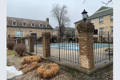 9767 Bunker Hill Lane #9767, Montgomery, OH 45242 - Photo 2