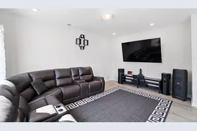 1716 Parkfield Way, Goshen, OH 45122 - Photo 8