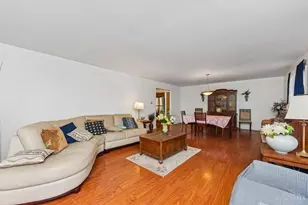 10228 Springbeauty Ln, Springfield Township, OH 45231 - Photo 6
