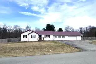 300 Adare Ct, Lynchburg, OH 45142 - Photo 1