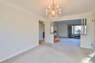 10022 Lakeside Dr, Springfield Township, OH 45231 - Photo 12