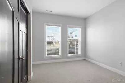 121 Lowe Lane, Dayton, OH 45402 - Photo 6