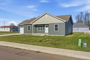 910 Vine St, Washington Court House, OH 43160 - Photo 2