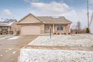 1242 Redbud Cir, Germantown, OH 45327 - Photo 1