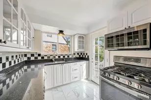 3264 Ashwood Dr, Cincinnati, OH 45213 - Photo 16