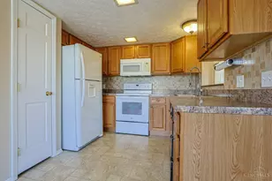 3670 Centurion Dr, Cincinnati, OH 45211 - Photo 14