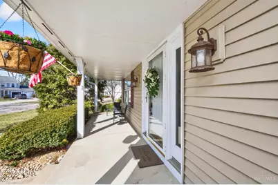 1068 Beacon Way Court, Hamilton Township, OH 45039 - Photo 4