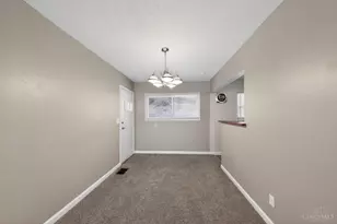 8771 Desoto Dr, Springfield Township, OH 45231 - Photo 4