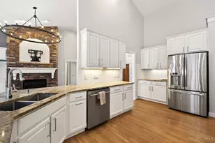 1646 Fairway Crest, Miami Township, OH 45140 - Photo 18