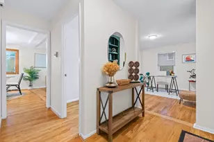 7822 Shadowhill Way, Montgomery, OH 45242 - Photo 8