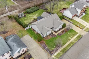 735 Chaucer Ln, Tipp City, OH 45371 - Photo 46