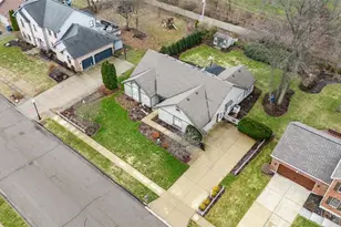 735 Chaucer Ln, Tipp City, OH 45371 - Photo 42