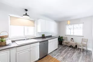 5584 Green Acres Ct, Green Township, OH 45248 - Photo 8