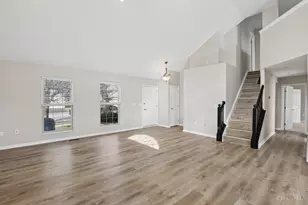 6636 Honey Suckle Ln, Hamilton Township, OH 45039 - Photo 8