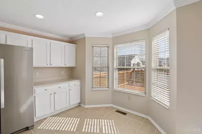 6636 Honeysuckle Lane, Hamilton Township, OH 45039 - Photo 12