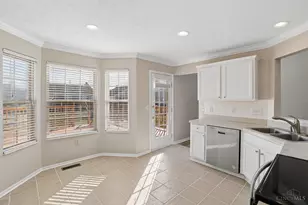 6636 Honey Suckle Ln, Hamilton Township, OH 45039 - Photo 14