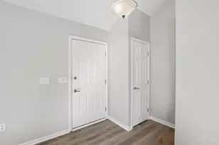 6636 Honey Suckle Ln, Hamilton Township, OH 45039 - Photo 4