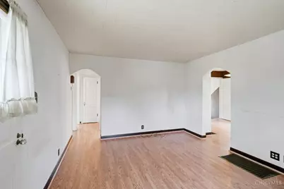 3816 Saint Johns Terrace, Cincinnati, OH 45236 - Photo 8